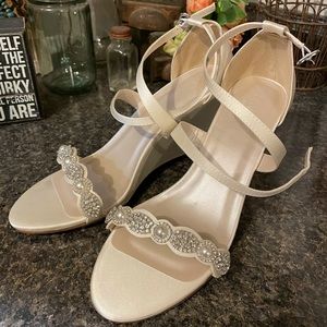 David’s Bridal Brigitte, NEW, size 8